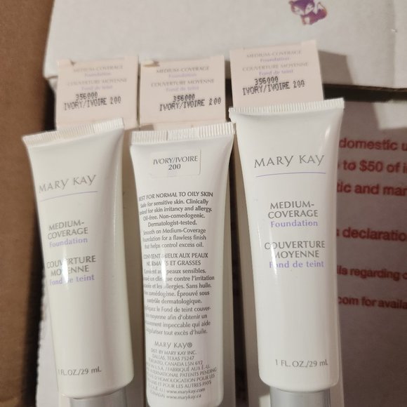 1 Mary Kay Medium Coverage Ivory 200 Liquid Foundation 1 OZ GRAY CAP - Picture 1 of 4